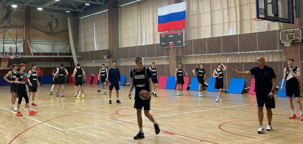 Стартовал просмотровый сбор мужской команды